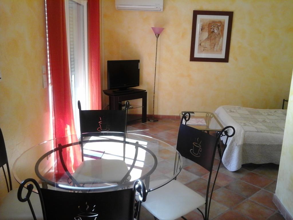 Mas Des Lys Hotel Roquebrune-sur Argens Phòng bức ảnh
