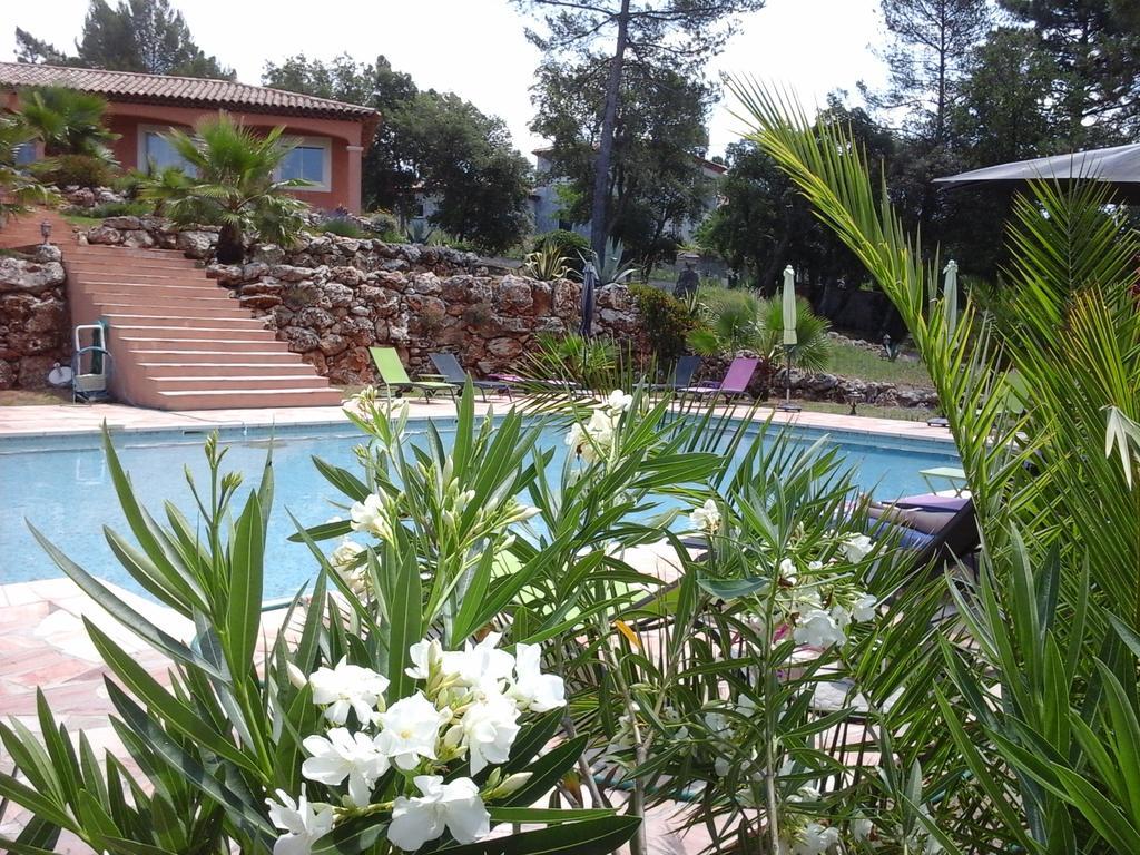 Mas Des Lys Hotel Roquebrune-sur Argens Ngoại thất bức ảnh